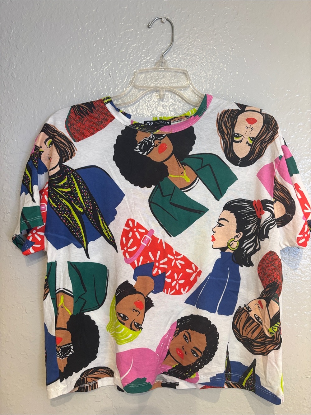 Zara Multicolor Illustrated Portrait Artsy Short Sleeve Chic Tee